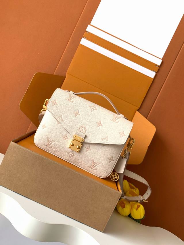 特级全钢变码芯片M14977奶油色 全皮邮差包 New MéTis pouch 邮差包 这个版本的pochette MéTis Mm展示了House更新的Mon