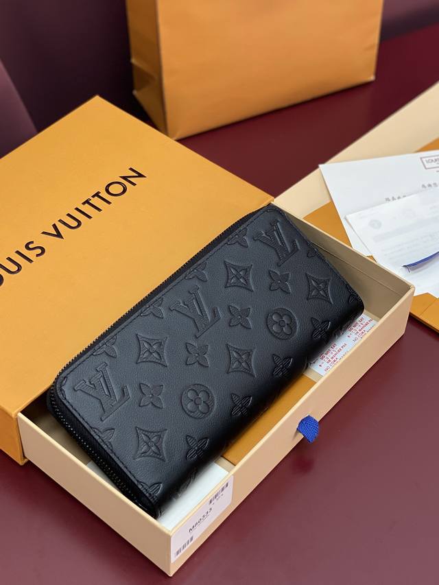 出厂价p M80333 黑色！作为代表性作品之一，此款 Zippy 拉链钱夹由 Monogram 帆布制成，具有实用性，包含宽敞隔层、一个拉链硬币袋和多个信用卡