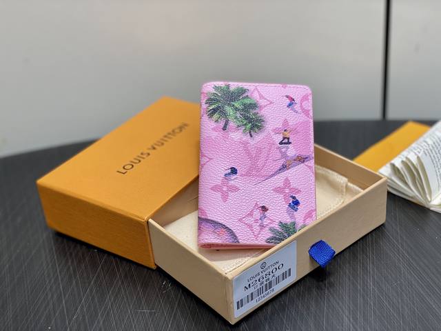 原单精品 M26800粉色 印花卡包钱包 Early Access Lv Nigo联名 pocket Organizer 口袋钱夹 这款彩色Monogram帆布