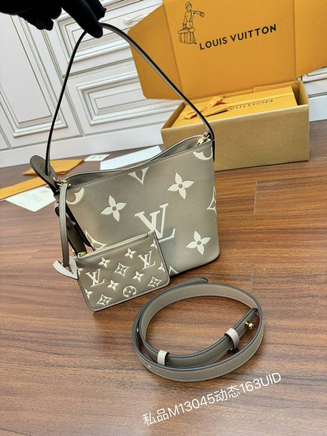 独家163首发型号：M13045私品 163动态Uid 进口菱形面料 品质第九次升级，进口原厂皮．专柜同步，动态电子芯片、礼品袋、保护纸，铜版电子标签、合格证