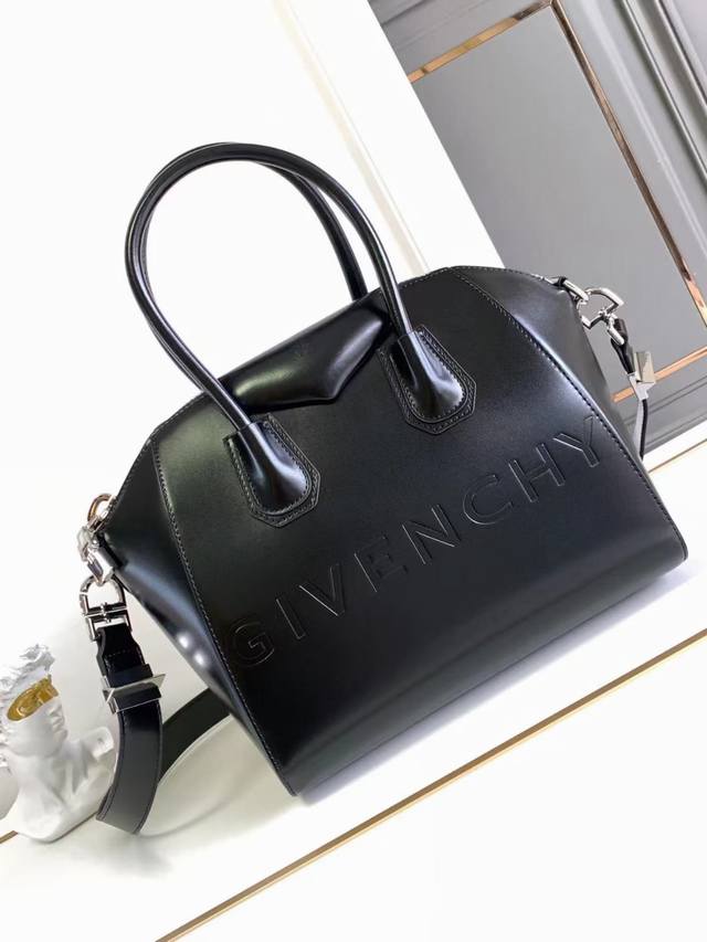 顶级原单 新款 法国品 纪梵家 Givenc*Y 经典款Antigona Tote 法国原厂Box皮！升级高端货！ Size:中号底长27-底宽16-高38-袋