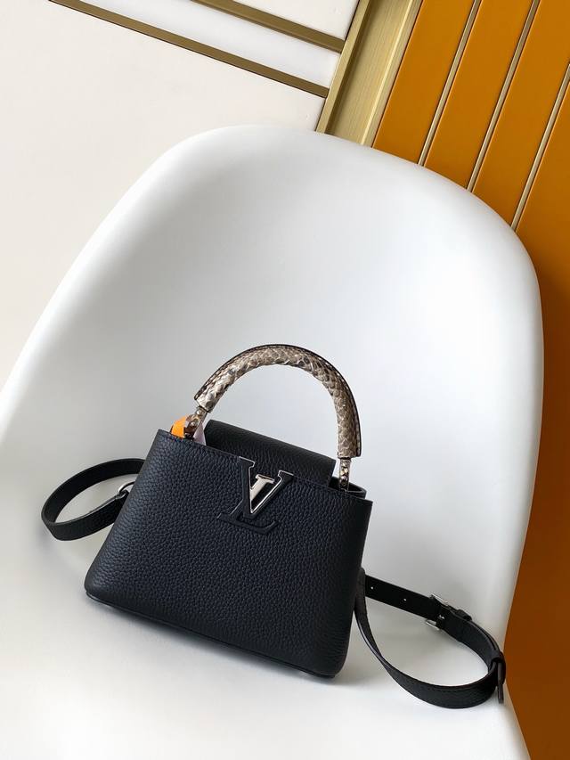 N85515白色 N85514黑色 N85513黑色 白丽 N85516黑色 N85517 灰色 特级原厂 动态163 夏季款 Capucines 迷你手袋取材