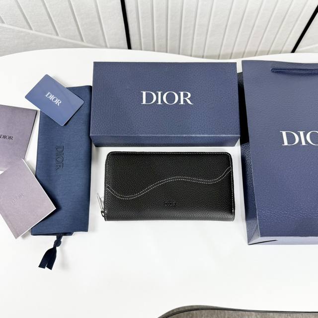 市场最高版本 原单品质 正品打版 保证进口头层牛皮,拒绝二层皮,拒绝超纤皮 马鞍长款拉链式钱包 黑色细工镶嵌粒面牛皮革 编号: 2Adbc315Ykk_H00N 市场最高版本 原单品质 正品打版 保证进口头层牛皮,拒绝二层皮,拒绝超纤皮 马鞍长款拉链式钱包 黑色细工镶嵌粒面牛皮革 编号: 2Adbc315Ykk_H00N