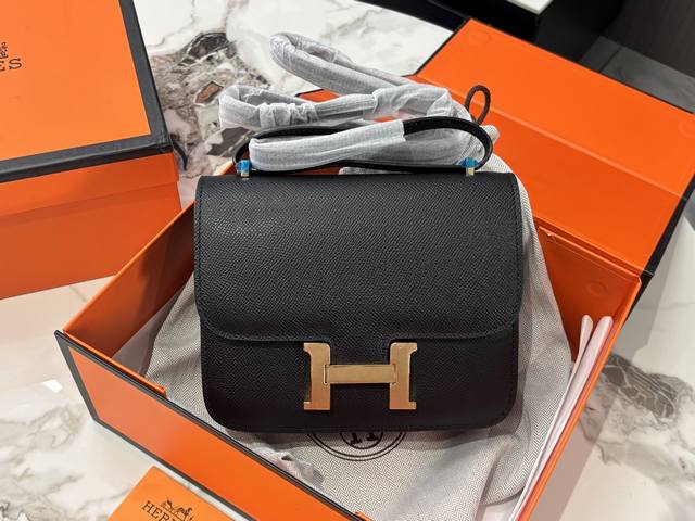 原版牛皮空姐包 钢五金 24K金H扣康康包，激光五金，顶级做工和皮质，整只包包的细节精致完美，包型的弧度圆润刚刚好。出去吃饭逛街约会随便一拿就很精致时髦！细节无