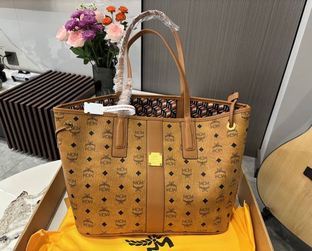 升级版 配盒 Mcm 子母包 托特包 经典购物袋 买1得2 可以手提肩背斜挎 特别实用 尺寸35Cm 升级版 配盒 Mcm 子母包 托特包 经典购物袋 买1得2 可以手提肩背斜挎 特别实用 尺寸35Cm