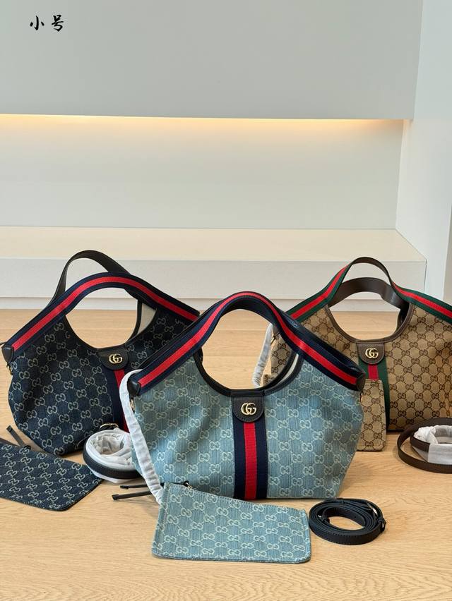 配皮带芯片 Gucci秀款Giglio小号来啦! Gucci小号Giglio,以经典元素Web织带老花Logo。卫衣剪裁解构经典,皮具五金复刻Archival韵 配皮带芯片 Gucci秀款Giglio小号来啦! Gucci小号Giglio,以经典元素Web织带老花Logo。卫衣剪裁解构经典,皮具五金复刻Archival韵