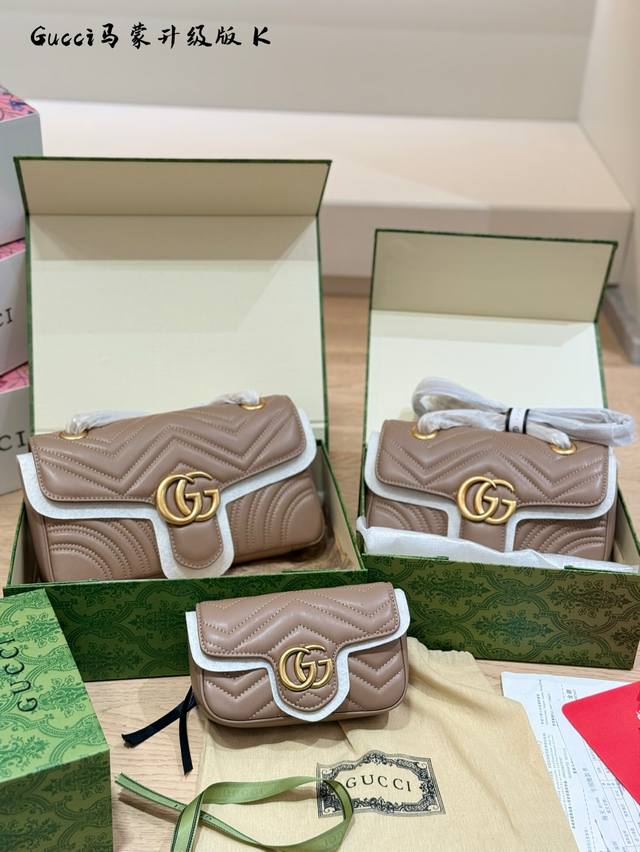 Gucci Marmont 经典&百搭 Gucci马蒙链条包经典尺寸: 16Cm 22Cm 26Cm 经典金扣双Glogo复古做旧五金波浪纹衔缝牛皮采用的是小牛 Gucci Marmont 经典&百搭 Gucci马蒙链条包经典尺寸: 16Cm 22Cm 26Cm 经典金扣双Glogo复古做旧五金波浪纹衔缝牛皮采用的是小牛