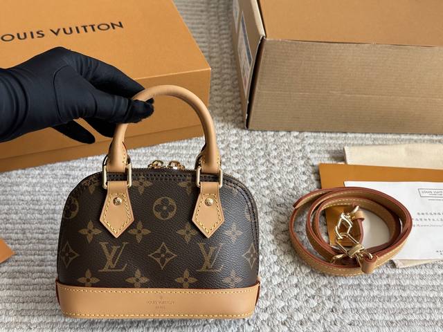 配盒 黄皮 Size： 20*14Cm 小 L家 Alma贝壳包 内敛！深沉！有味道！ 这款百搭的经典手袋 依然很受现代的青睐！