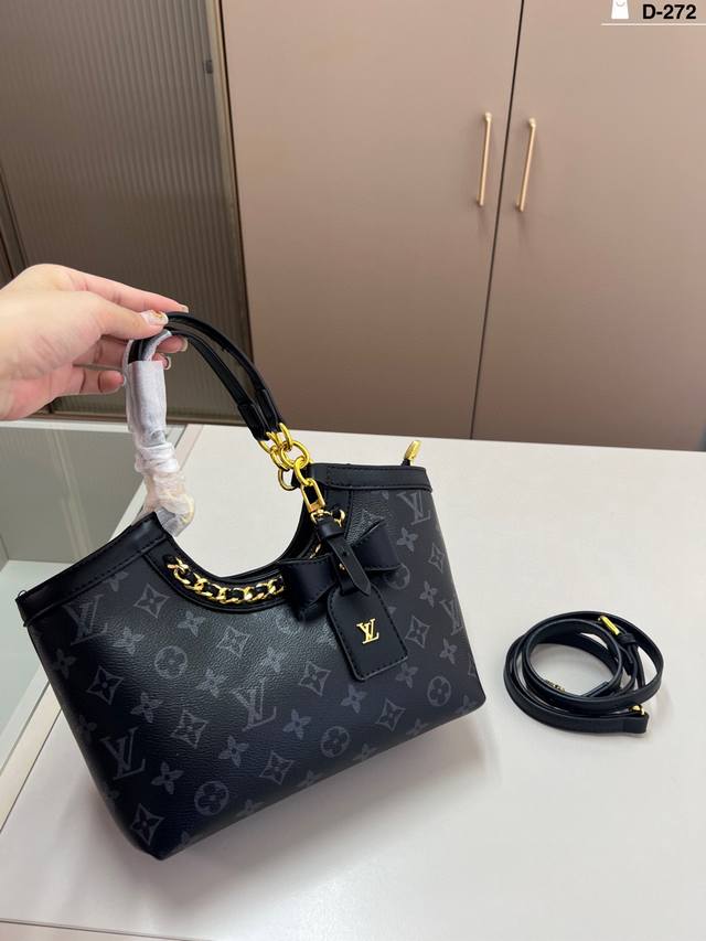 Lv路易威登手提包 上身真的太太太有质感啦 日常逛街不要太吸晴 D-272尺寸22×13配盒