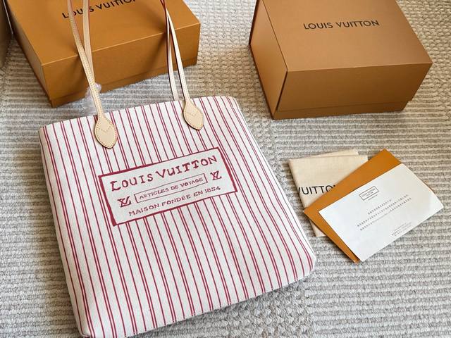 无盒 Size：37 28Cm L家 帆布Tote 可真的有它火的道理呀！ 真真香！真真香 2025