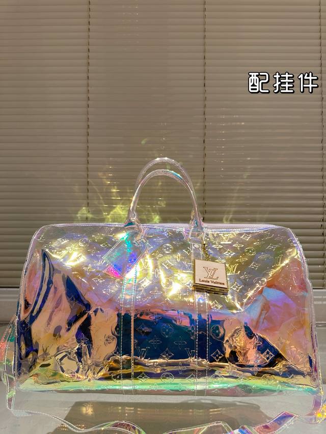 Lv新品镭射包 太耀眼啦 旅行包 配挂件 超大容量 日常出行必备 原单品质 尺寸49.28