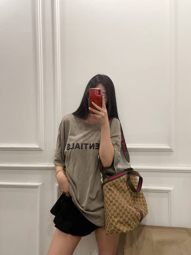 酷奇托特 Gucci Giglio 系列大号托特包 Gucci酷奇托特包 百搭经典 闭眼入 复古高级 还配一条长肩带 可斜挎 秀款首发Gucci Giglio系