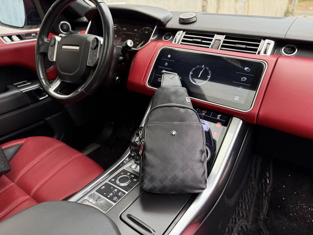 高端货 新款 “ Montblanc ”万宝龙胸包 万宝龙单肩包斜挎包 万宝龙 风尚2.0系列 碳纤维印花图案 皮革 单肩胸包斜挎包 男款 黑色 智能肩带设计，