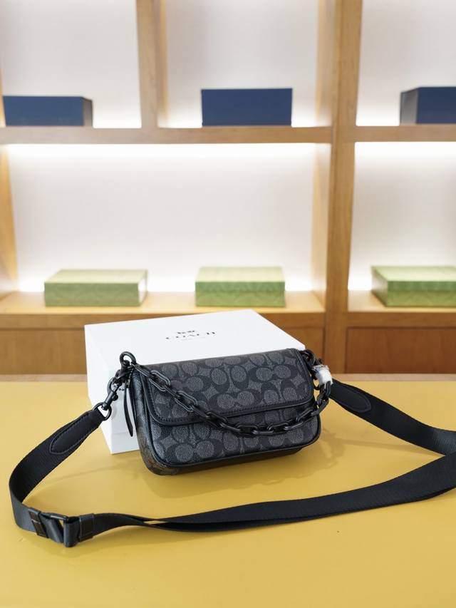 蔻驰 官网同步 高版本 斜挎单肩背包 永恒不过时的标志性产品 纯原单牛皮 顶级五金制作 非市面普通版本 今年Coach最爱的款式 全部实拍 实用性非常高 完全不