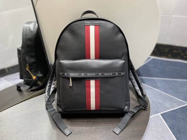 Bally巴利男士双肩背包 Size:30X14X42Cm 头层牛皮制作,定制五金配件,拉链开合既方便实用又增加安全感,整体简洁大方。可放置笔记本电脑,手提双肩 Bally巴利男士双肩背包 Size:30X14X42Cm 头层牛皮制作,定制五金配件,拉链开合既方便实用又增加安全感,整体简洁大方。可放置笔记本电脑,手提双肩