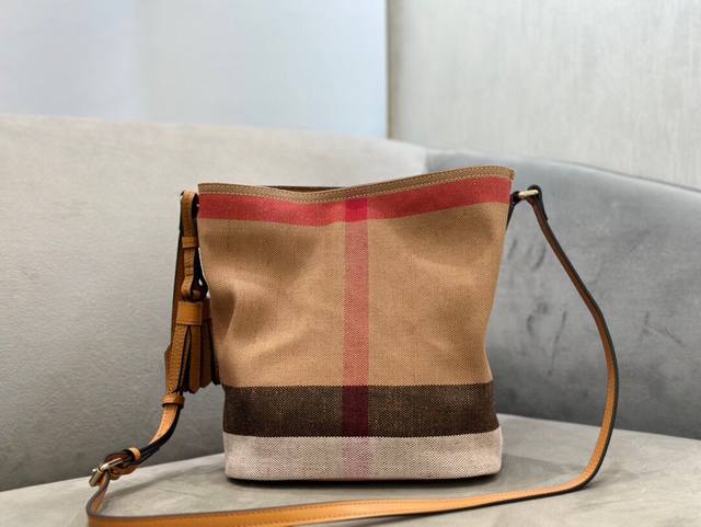 顶级原单 原厂皮 The Ashby 艾仕贝手袋 小号 臻选经典隽永的 Canvas 格纹 内配小包 原版皮 原版雅力洗水五金 简约大气 百搭实用 完美演绎了复