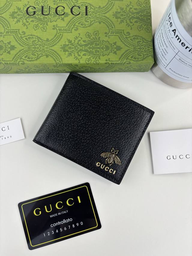 Guccl 专柜最新版Animalier短皮夹 配以进口古铜蜜蜂标志，猪纹牛皮 ，工厂p棉布金属拉链完美到极致 ，时尚大方，型男必备 款号: 523664 尺寸