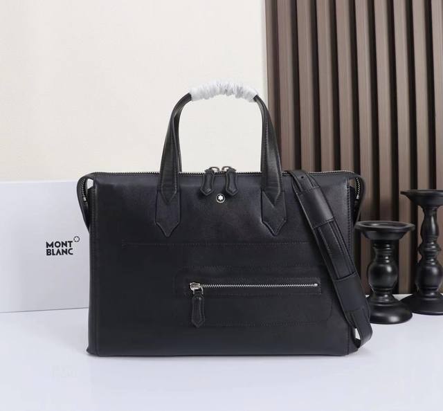Montbl∧Nc万宝龙软皮系列超薄公文包经典黑 型号：Mb130043# 材质：纯小牛皮 专柜同款 包装：布袋 尺寸：37*5.5*26