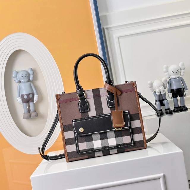 配折叠盒 巴宝莉Burberry经典格子托特包 经典格纹包包，时尚英伦风永不过时！尺寸小号23.19。大号33.25
