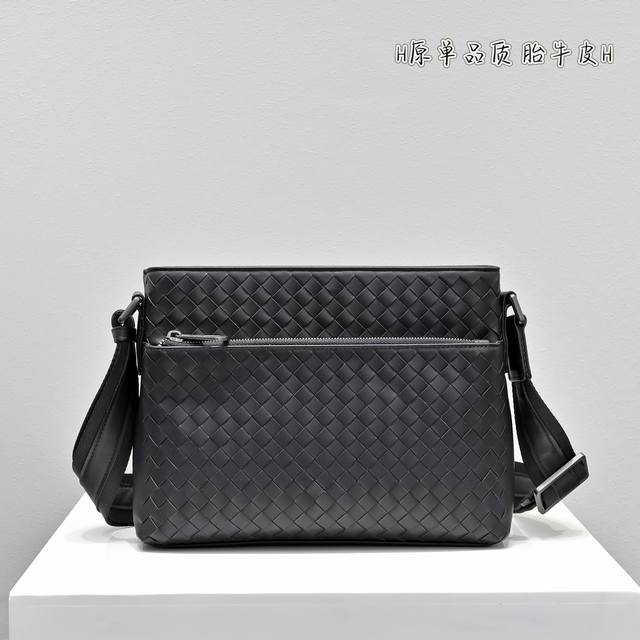 Bv原单胎牛皮全手工编织高端货搭配原单枪色五金 挎包上手绝对高大上 尺寸26-19-5Cm#813