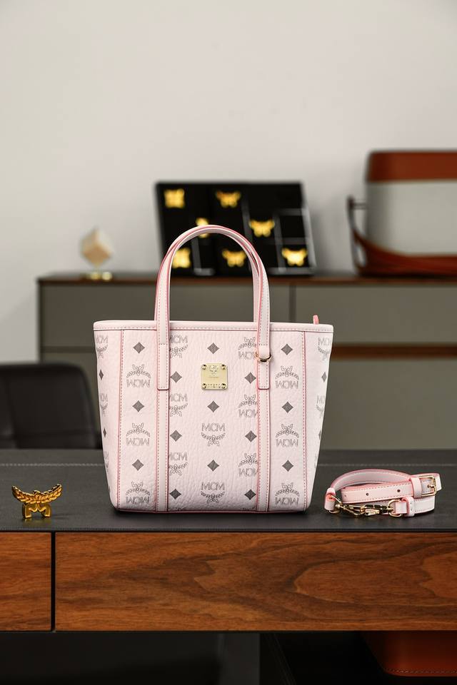 全新升级官网同步 经典菜篮子购物袋 新版 Cp独家｜雾霾粉 单肩斜挎 官网同步在售新版！ 超级经典的菜篮子！搭配、日常、功能性、性价比都是决绝子！非常好的一款包