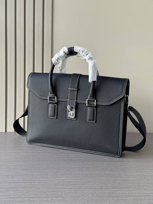 顶级专柜老鼠高端狠货 最新火爆款爱马仕公文包大量出货啦,叫嚣专柜货顶级原单货纸上谈兵吹牛皮的咱不会,请让狠货说话。款式可以复制抄袭,材料做工骗不了懂的人。里外都 顶级专柜老鼠高端狠货 最新火爆款爱马仕公文包大量出货啦,叫嚣专柜货顶级原单货纸上谈兵吹牛皮的咱不会,请让狠货说话。款式可以复制抄袭,材料做工骗不了懂的人。里外都