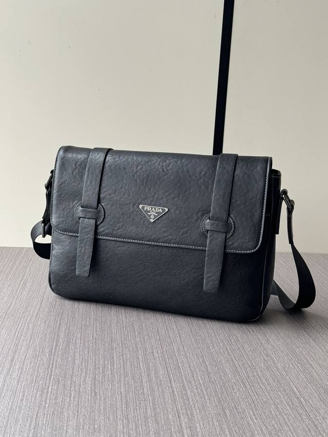 顶级专柜老鼠高端狠货 最新火爆款普拉达斜挎包大量出货啦,叫嚣专柜货顶级原单货纸上谈兵吹牛皮的咱不会,请让狠货说话。款式可以复制抄袭,材料做工骗不了懂的人。里外都 顶级专柜老鼠高端狠货 最新火爆款普拉达斜挎包大量出货啦,叫嚣专柜货顶级原单货纸上谈兵吹牛皮的咱不会,请让狠货说话。款式可以复制抄袭,材料做工骗不了懂的人。里外都