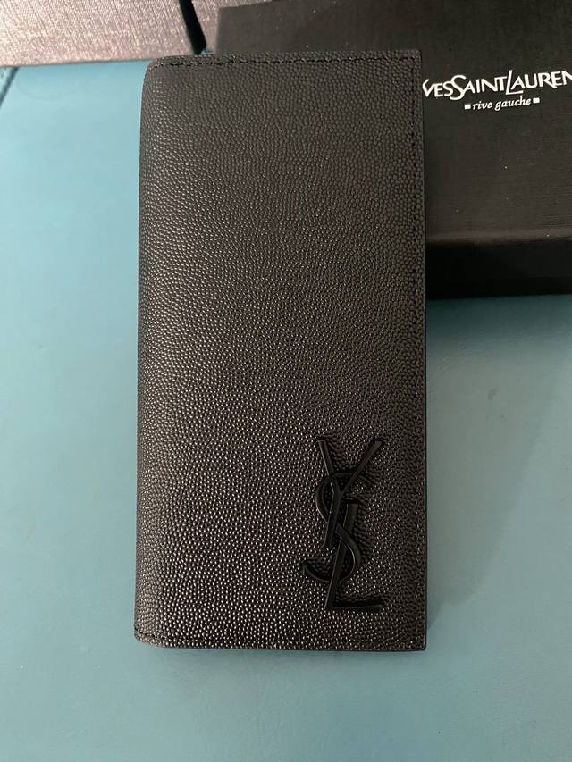 圣罗兰 元 编号：066 6 尺寸：18 Cm X 12 Cmx 2.5Cm 无敌经典款Sunset日落包！出了这么长时间热度依然不减，可见它受人喜欢的程度非同