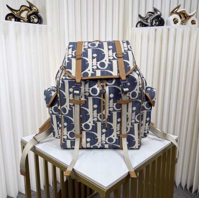 市场最高版本 原单品质 正品打版 保证进口头层牛皮，拒绝二层皮，拒绝超纤皮 Dior Hit The Road 翻盖双肩背包 蓝色和米色酒椰草效果 Obliqu