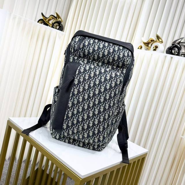 市场最高版本 原单品质 正品打版 保证进口头层牛皮，拒绝二层皮，拒绝超纤皮 Rider Soft 拉链双肩背包 米色和黑色 Oblique 印花面料搭配黑色粒面