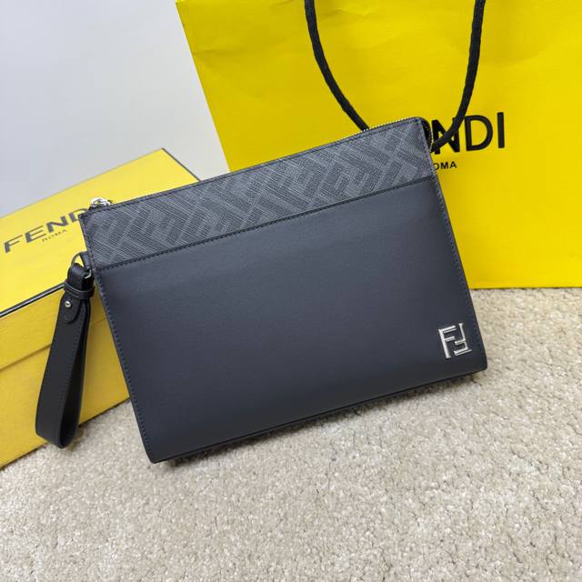 原单品质 独家正品开发，百分百头层牛皮，对版老花面料，干净整洁的做工体现了每一步的用心，经典耐看纳帕皮真心好看，可正式可休闲的款式，能装日常的生活用品，容量真心