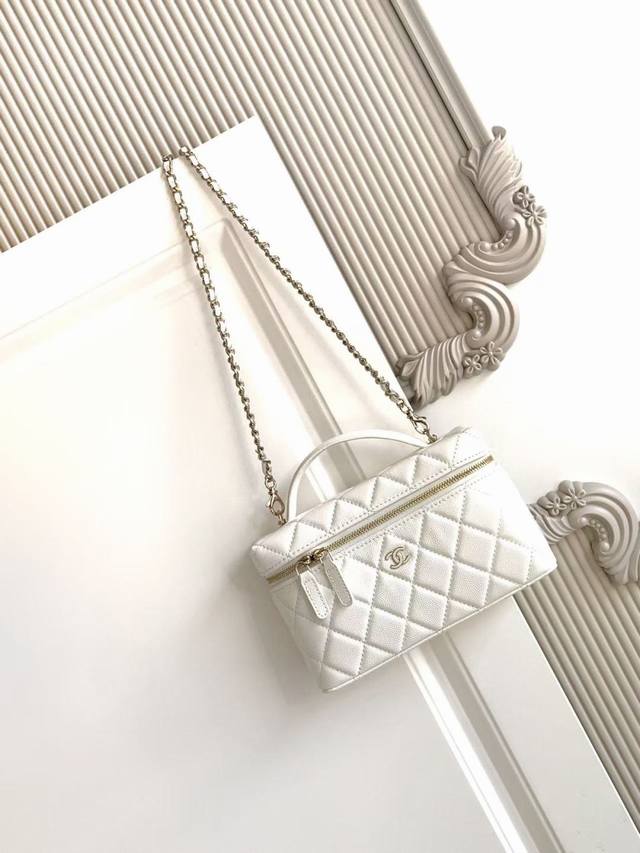 554465进口拉链Ykk 18K金！肉眼可见 高级货对市场普货、随便拿去对比吧 出口产品 Ohanel25C Lp手柄化妆包盒子包 非常经典耐看的造型 容量也