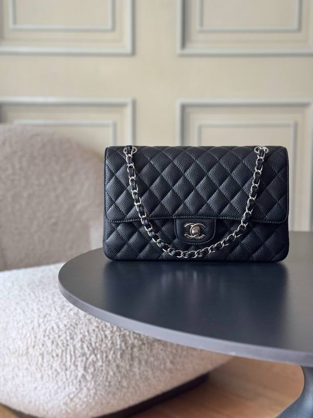 升级版 全名Classic Fla0 1112荔枝纹 尺寸： 15.5*25.5*6.5Cm 皮料：原厂Haas大球鱼子酱内里进口小羊皮 五金：24K电镀 全钢