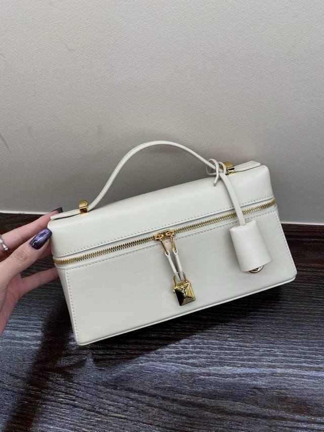 原厂皮 同等质量外贸版 L23平纹系列｜6色现货啦 #周日清晨 #浅乳香色 #羽毛粉 #浅芥末青 #Kummel #巧克力色 统统都是原厂进口Bonaudo皮.