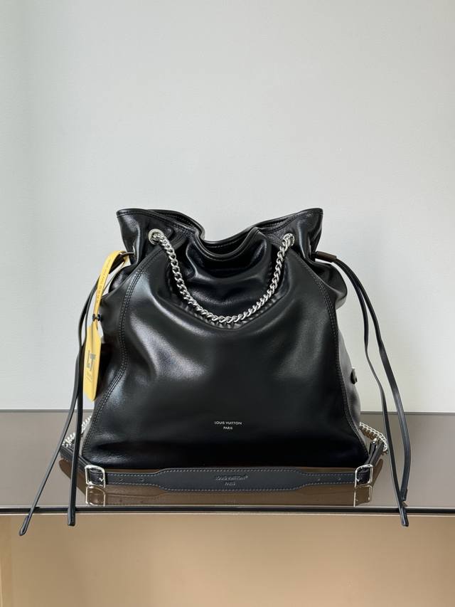 特级原厂 Off Duty Vibe 中号手袋 型号: M25545 黑色 163动态芯片版 材料: A级全钢五金 进口原厂皮 尺寸:332411.5Cm 特级原厂 Off Duty Vibe 中号手袋 型号: M25545 黑色 163动态芯片版 材料: A级全钢五金 进口原厂皮 尺寸:332411.5Cm