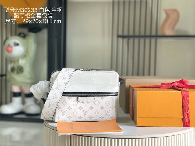 163 芯片 特级配全套包装 特级全钢五金 原厂皮 M30873 白色 皮料是意大利A级皮料是在于品质、五金、面料、手工、油边、A级出品、图片跟产品一致丶配全套