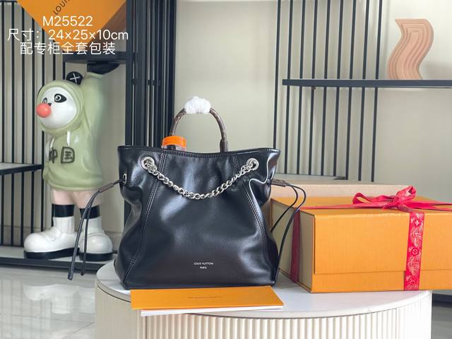 163 芯片 特级配全套包装 特级全钢五金 原厂皮M25522 皮料是正品代工厂P意大利A级皮料 特级正品 :所谓的特级正品．是在于品质、五金、面料、手工、油边