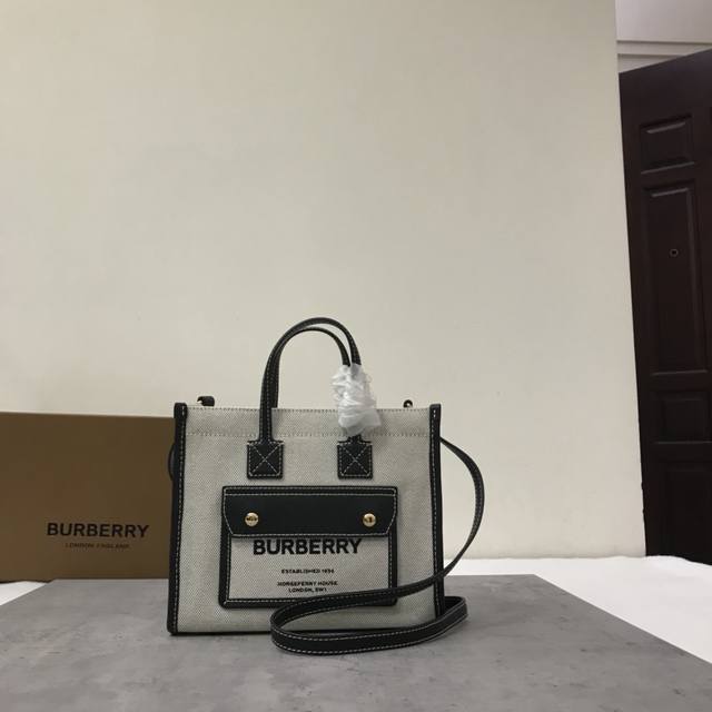 厂价 最高版本原厂皮顶级原单配专柜全套包装 原单B家迷你双色帆布拼皮皮革Freya意大利精制托特包，选用缉明线皮革及棉质帆布制成，装饰品牌 Horseferry