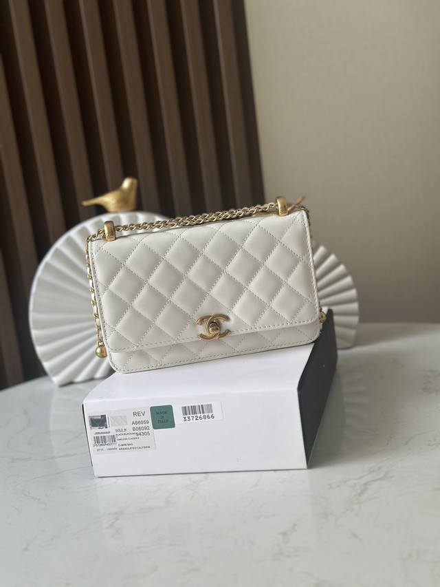 芯片版新出现货: New Chane1 24C 全新版本小金球双珠链条Woc回归 双小金珠链条设计绝对好看~ 抽绳式调节设计的链条,反复测试不会造成皮条磨损0各 芯片版新出现货: New Chane1 24C 全新版本小金球双珠链条Woc回归 双小金珠链条设计绝对好看~ 抽绳式调节设计的链条,反复测试不会造成皮条磨损0各