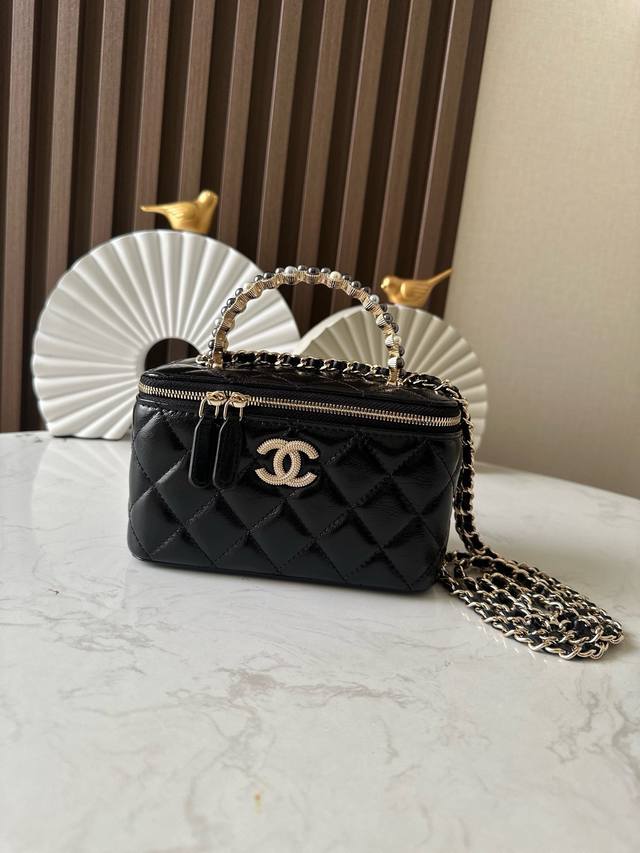 芯片版Nechane1 爆款24 P 珍珠化妆长盒子黑色 香门永存Chane124P化妆包自带镜子随身随地可补妆低调优雅的手柄镶嵌小钻石 近看很精致，走到哪都能