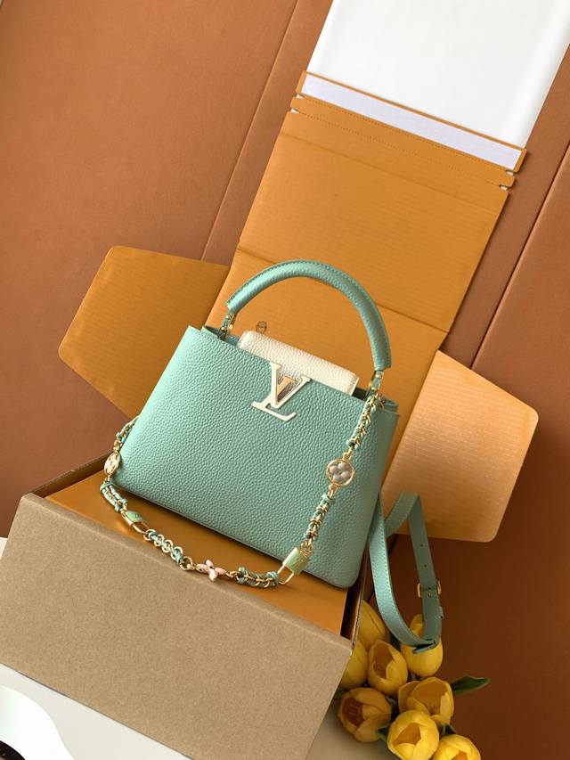 出厂价P 动态芯片版 特级全钢五金进口牛皮 M23950绿配珍珠白金 本款 Capucines 迷你手袋取材 Taurillon 皮革，以珐琅 Monogram