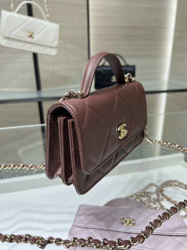 Ohanel 25K最新款 大菱格 手机包手提包 原厂皮 Ap6410Y尺寸:11*8.5*7Cm. Ohanel 25K最新款 大菱格 手机包手提包 原厂皮 Ap6410Y尺寸:11*8.5*7Cm.