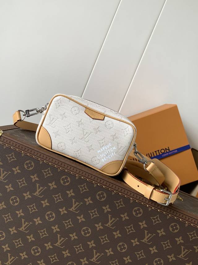 M27155 顶级原单 变码芯片163C 本款 TrocadéRo 迷你手袋取材涂层帆布，以 Monogram 和 Damier 图案点亮拼贴设计。加固皮革包角