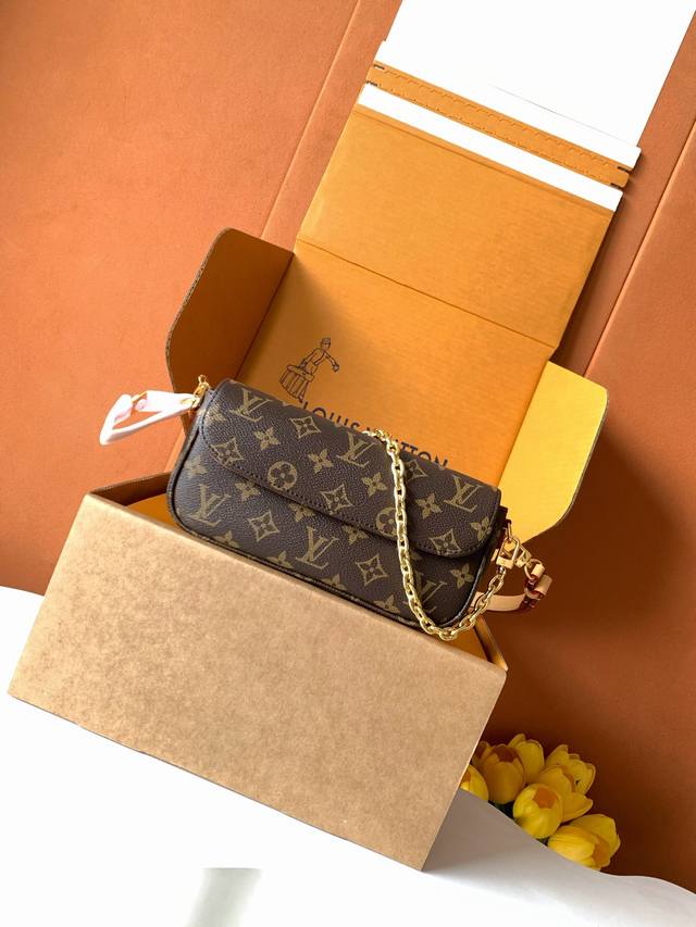 Wallet On Chain Ivy 手袋 特级加强版 型号： M81911 皮料： 是意大利A级皮料 五金： 采用进口A级全钢五金 包装： 全套原厂Mb包装