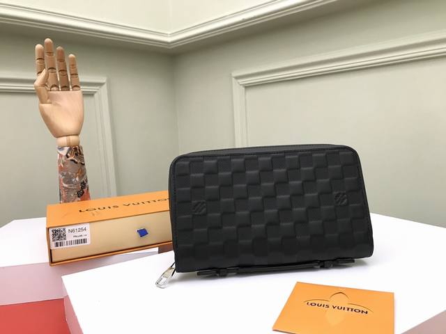 正品级 顶级原单 N61254压格超功能Zippyxl可在钱夹中装下一个小包！ 空间足够大，可容纳一部手机 有一个特别口袋 、钥匙、护照、现金还有您所有的信用卡