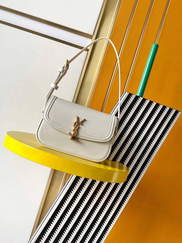 正品级 好迷人的飒爽质感，Ysl 圣罗兰 女士Solferino中号Box皮革手袋，牛皮手感及皮面的柔韧全新设计的“L”字母上下对半开扣，彻底颠覆你对包扣的认知