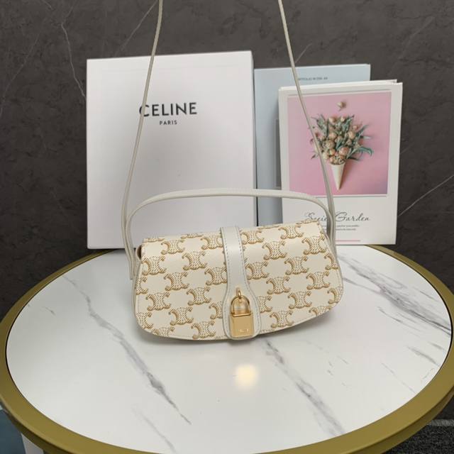 正品级 Cel*Ine Tabou Clutch 秋冬单品、手提肩背都很、容量别小看！日常足够装：手机、粉饼、口红、手表、暴发户：可单放3手机也是Ok的Ho～