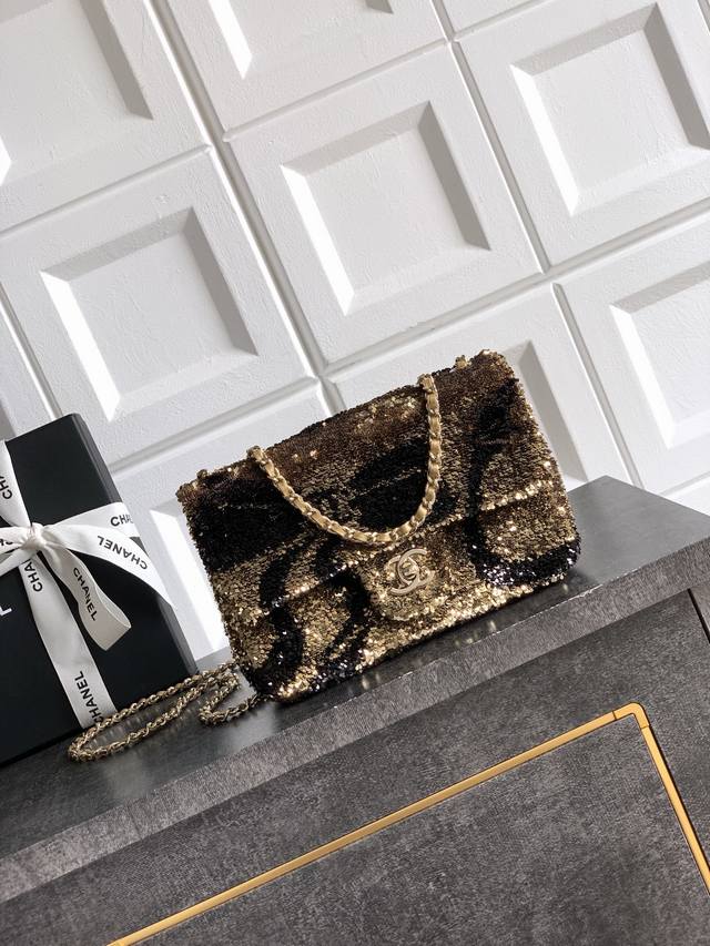 顶级原单 香槟金色 蝴蝶亮片Ohanel 25K重磅高级手工坊刺绣密性亮片、型状Cf超闪亮片珠片包接预定啦秋冬季滤镜，So Black炸街超酷实物简直美炸了超级