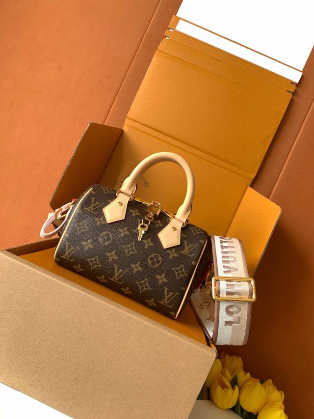 独家163首发型号：M46222私品 163动态Uid 进口菱形面料 品质第九次升级，进口原厂皮．专柜同步，动态电子芯片、礼品袋、保护纸，铜版电子标签、合格证