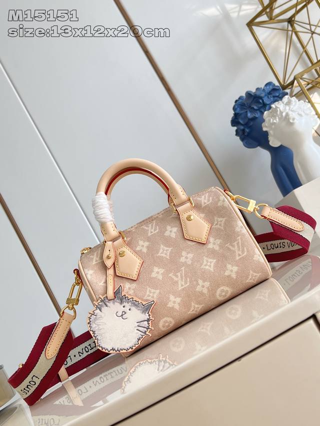 原厂皮 独家实拍 M15151 本款 Speedy 20 BandoulièRe 手袋取材 Meowgram 帆布，瞩目亮相品牌与 Vogue 前创意总监打造的